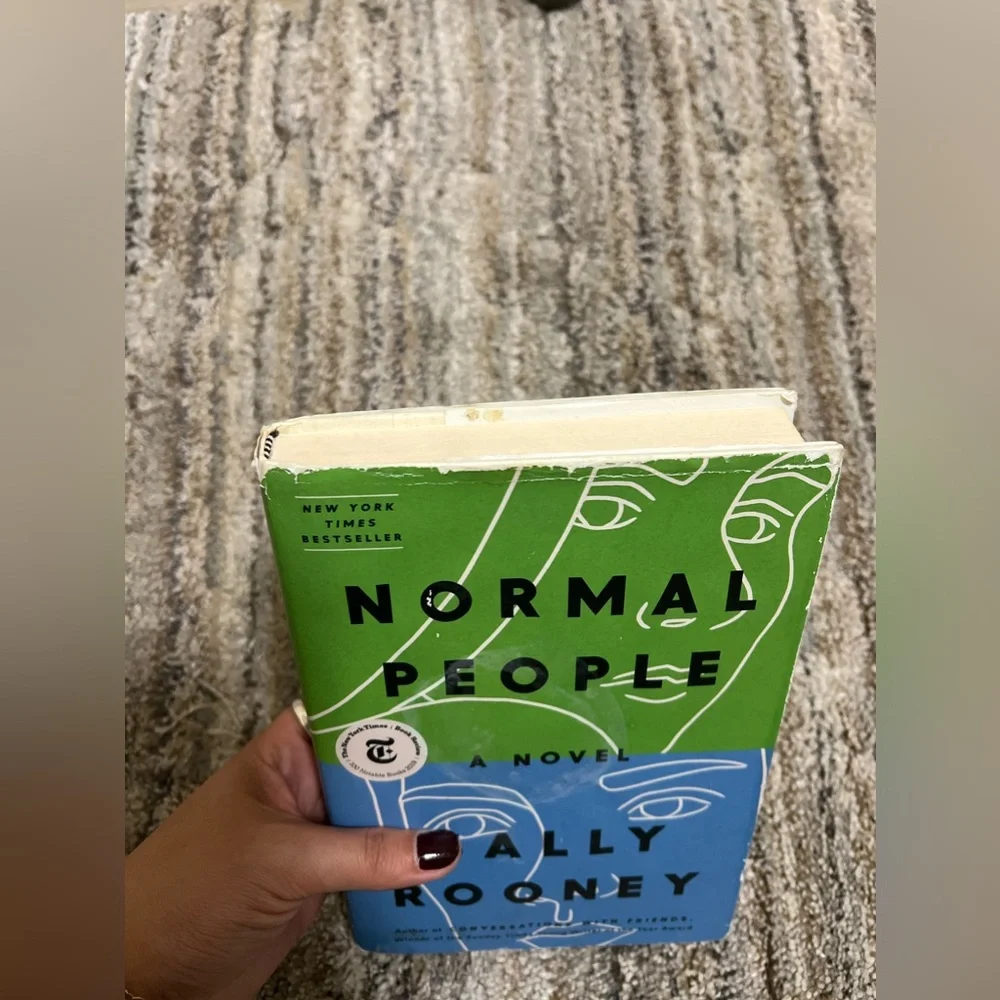 Normal People book - Picture 2 of 5